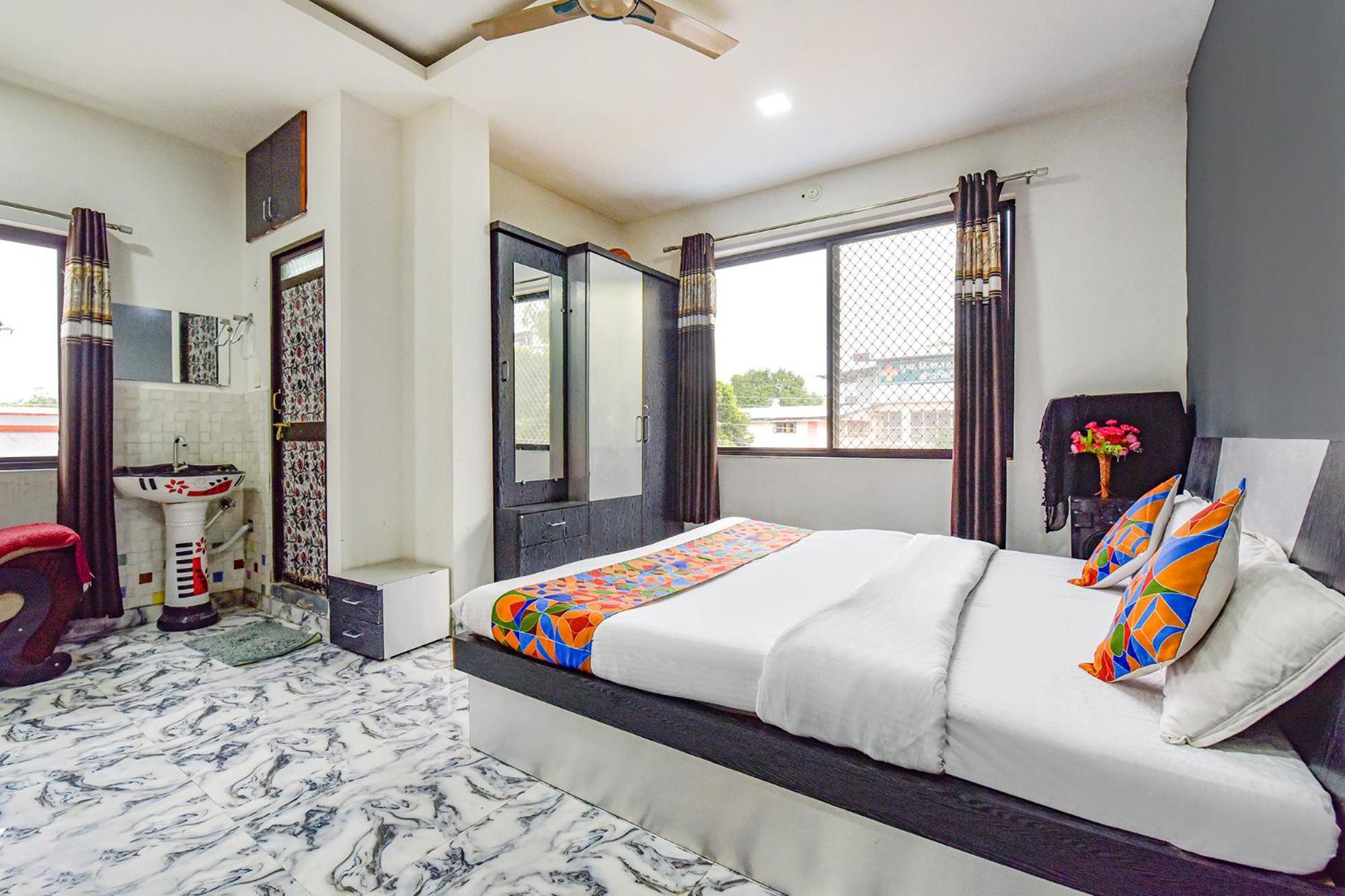Fabexpress Soni Palace Ujjain Extérieur photo